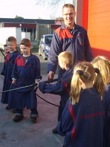 Bezoek garage Litjens groep 3-4 op 15 januari 2009 (2).jpg